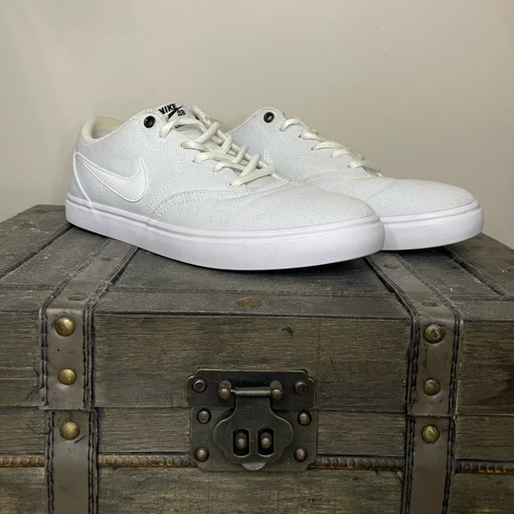 Nike SB Check Solarsoft Athletic Running Shoe Womens Size 9 921463-110 White - Picture 4 of 9